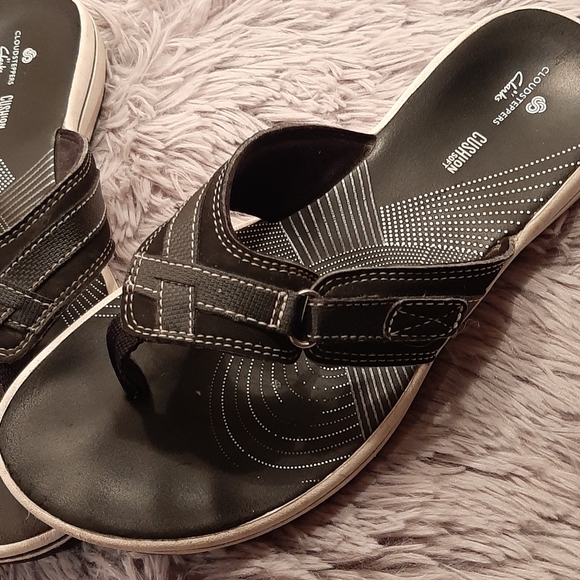 Clarks® Cloudsteppers Women's Flip Flop Sandals Black Size 7 - Picture 6 of 10